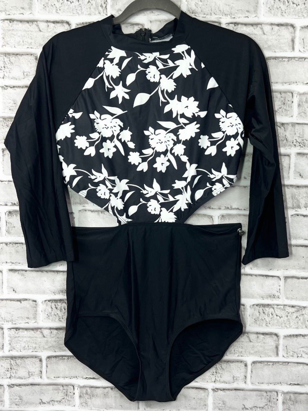 Black & White Bathing Suit Boarding Paddle Surfing Size Large